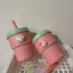 High-value couples Sanrio water cup heat-resistant, fall-resistant, leak-resistant, straw cup student water cup mini version super small